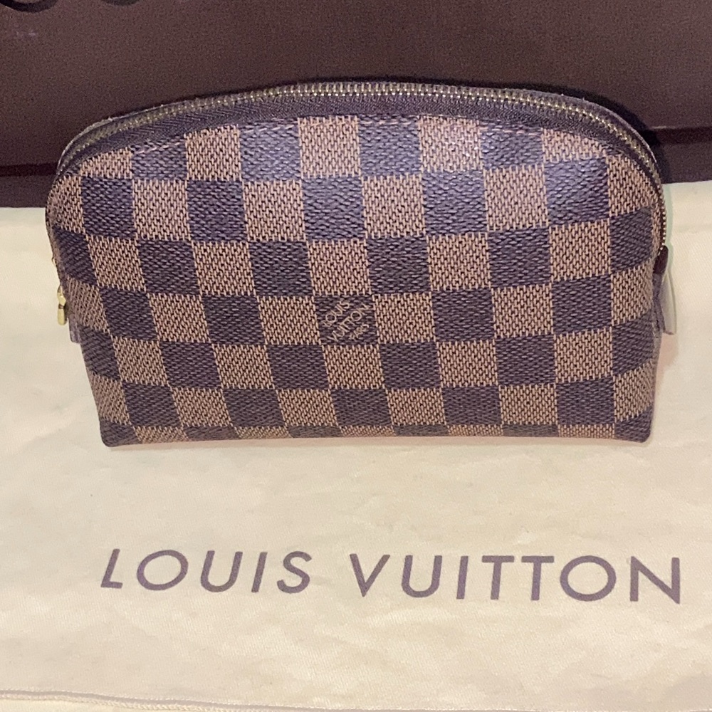 Slightly Used | Preloved 💯 Genuine Louis Vuitton Damier Ebene Cosmetic Pouch